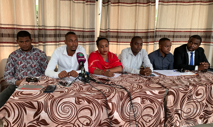 image Des étudiants s’insurgent contre le licenciement de l’enseignant Ahmed Kassim